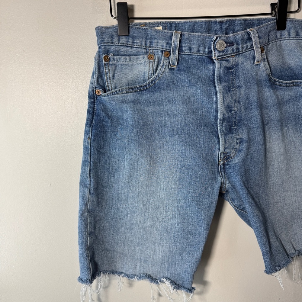 Levi's 501 Denim Cut off Jean Shorts Size 32 Raw Hem Button Fly - Picture 2 of 8